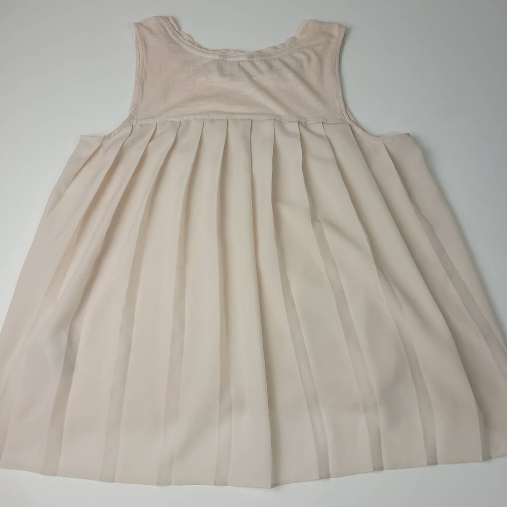 Banana Republic Sleeveless Blouse Womens Large Cream Pleated Shear Back Flowy